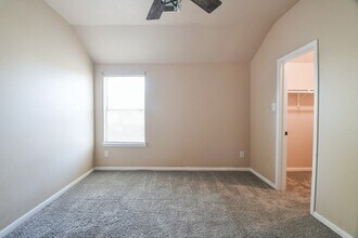 Building Photo - 5410 Linden Grove Ct