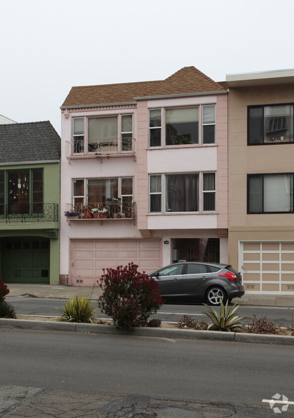 Building Photo - 1285 Guerrero St