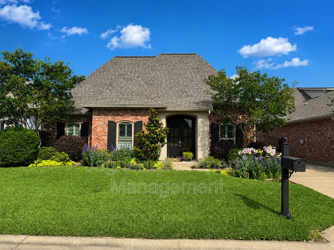 Building Photo - 2137 La Cache Dr