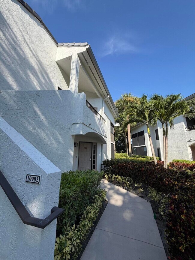 Building Photo - 15321 Strathearn Dr