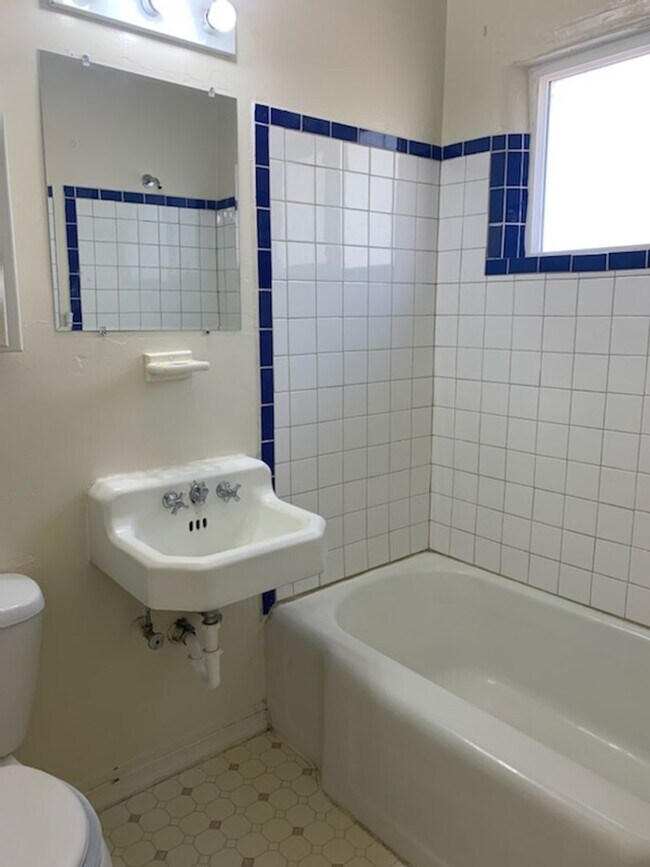 Foto del edificio - Wilmoore Drive SE-1101 &amp; 1103