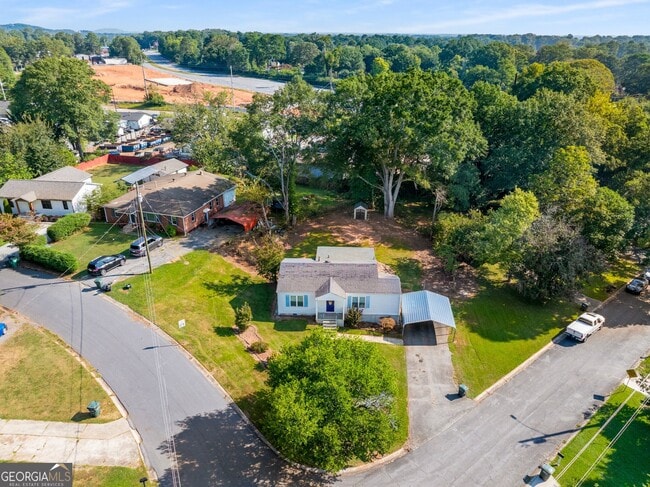 Foto del edificio - 1801 Crestridge Dr SE