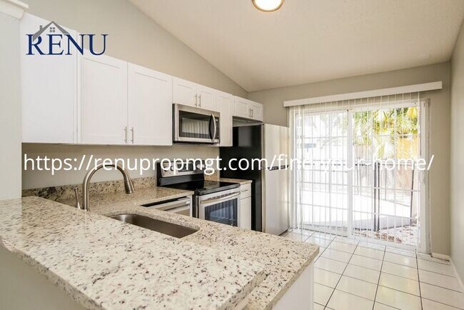 Foto del edificio - Available Now!