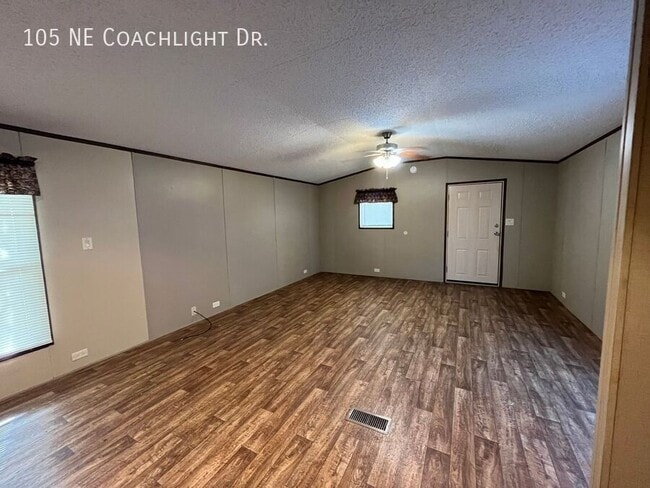 Foto del edificio - 105 Coachlight Dr
