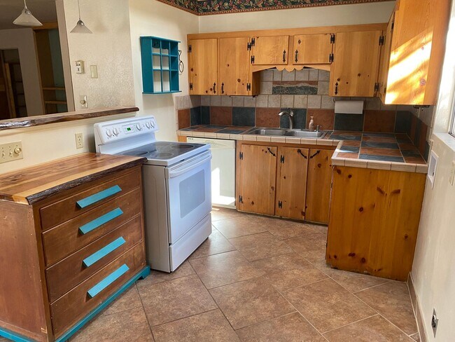 Building Photo - 2 Bedroom, 1 Bathroom Home in Sandia Park, NM
