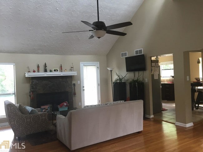 Building Photo - 2762 Whitehurst Dr