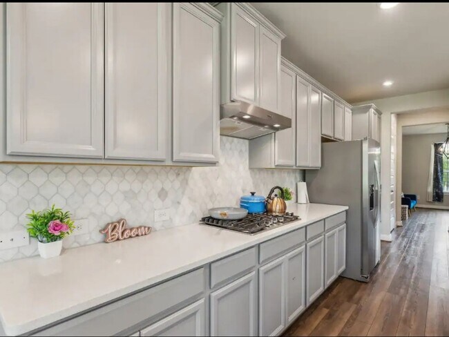 Foto del edificio - 4 Bedroom Single Family Home in Montgomery