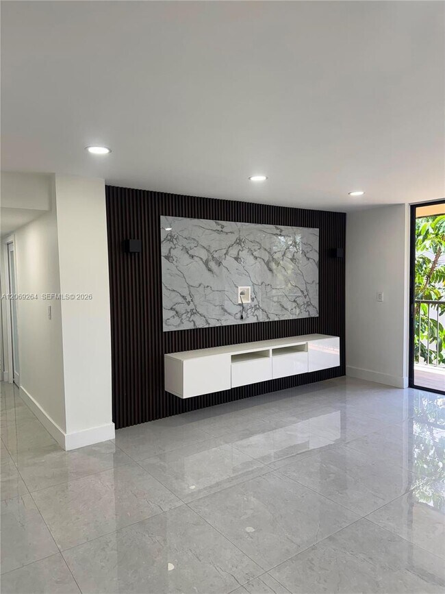 Foto del edificio - 8635 NW 8th St