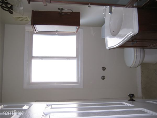 Foto del edificio - 569 Arcola St