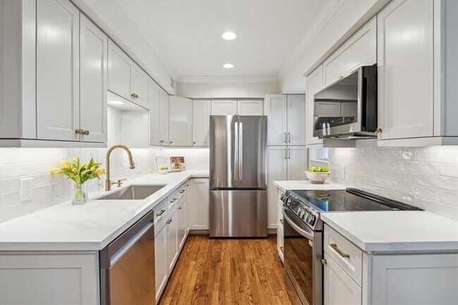 Foto del edificio - 6595 Bayou Glen Rd