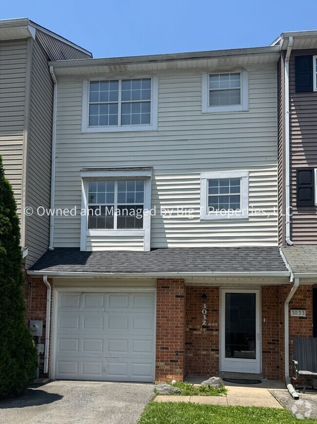 Building Photo - 3032 Greenshire Ave