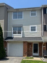 Building Photo - 3032 Greenshire Ave
