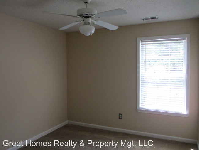 Building Photo - 4863 Robinson Square Dr NW