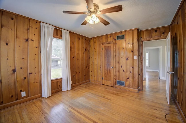 Building Photo - 3330 12th St