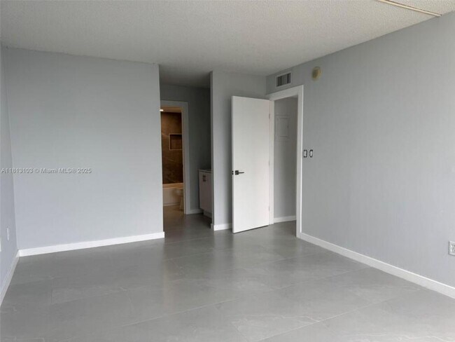 Foto del edificio - 2 bedroom in Miami FL 33179