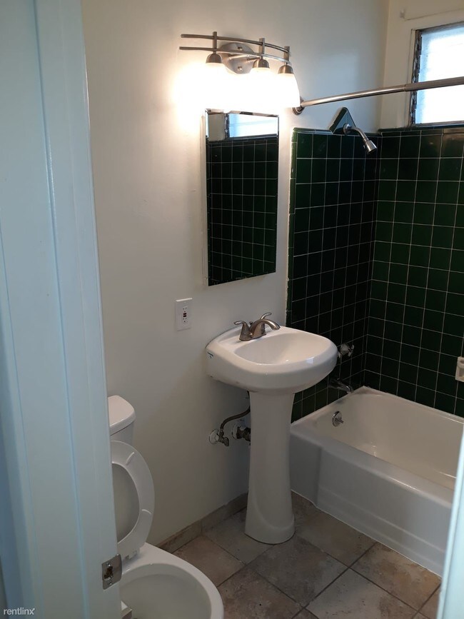 Building Photo - 1 br, 1 bath  - 5341 Vantage Ave