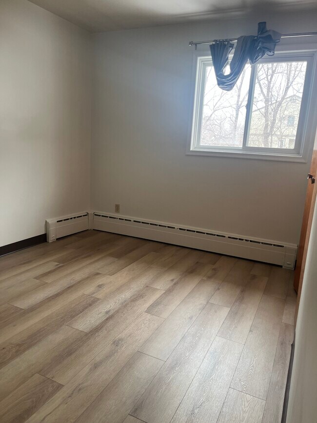 Photo du bâtiment - 409 4th Av N