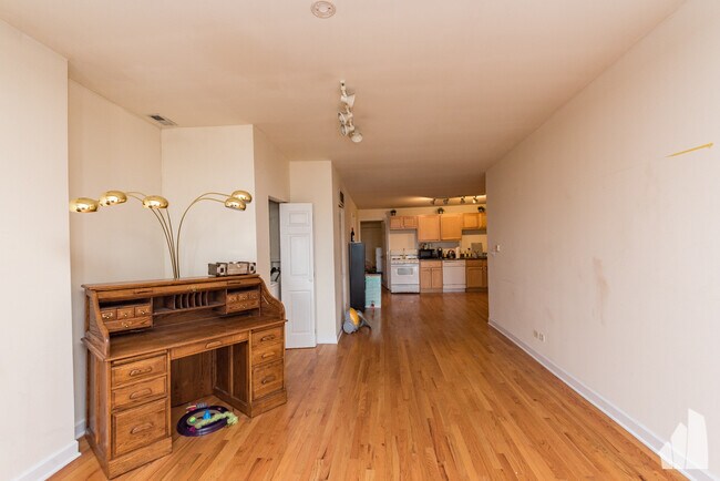 Building Photo - 1538 N Milwaukee Ave
