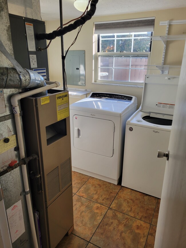 Washer & Dryer in unit - 1172 Worthington Woods Blvd