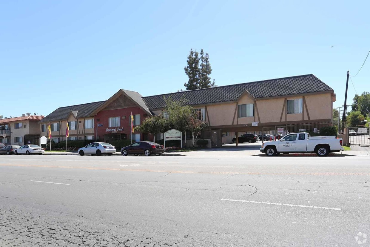 Primary Photo - Diamond Head Apartments