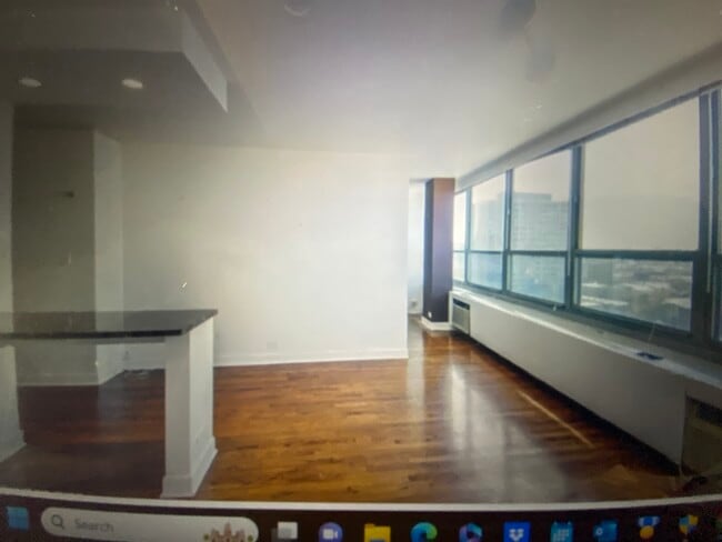 Building Photo - 3550 N Lake Shore Dr