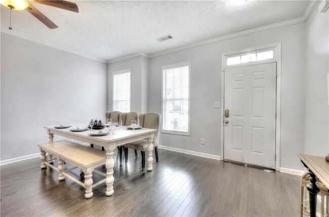 Building Photo - 3016 Kentmere Dr