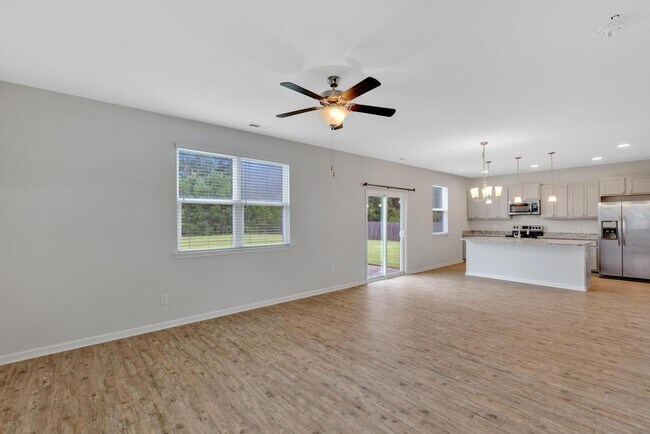 Foto del edificio - House for Rent in Holly Ridge with large y...
