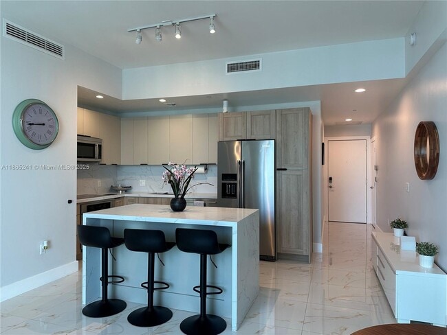 Foto del edificio - 950 Brickell Bay Dr