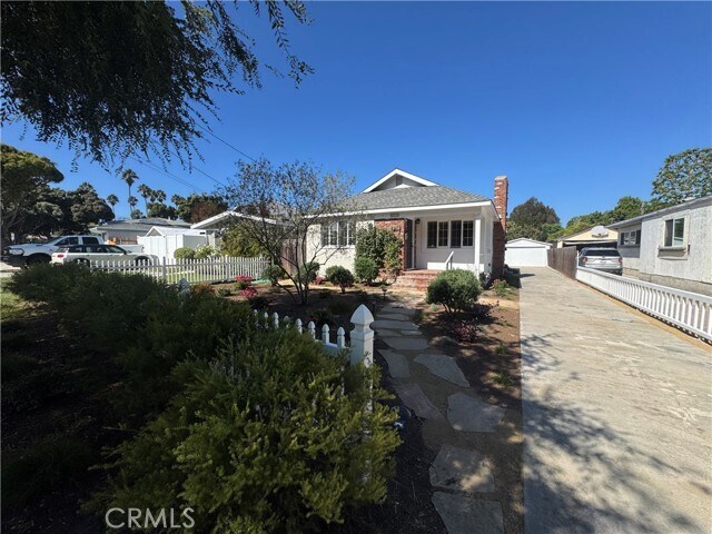 Building Photo - 815 S Juanita Ave
