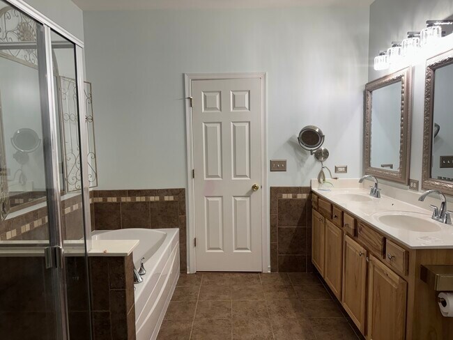 Foto del edificio - 916 Bluebell Cir