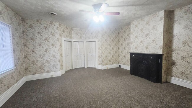 Foto del edificio - 457 W 5th St