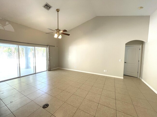 Building Photo - 1171 Tamango Dr