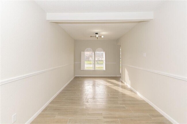 Building Photo - 5506 Dominica Dr