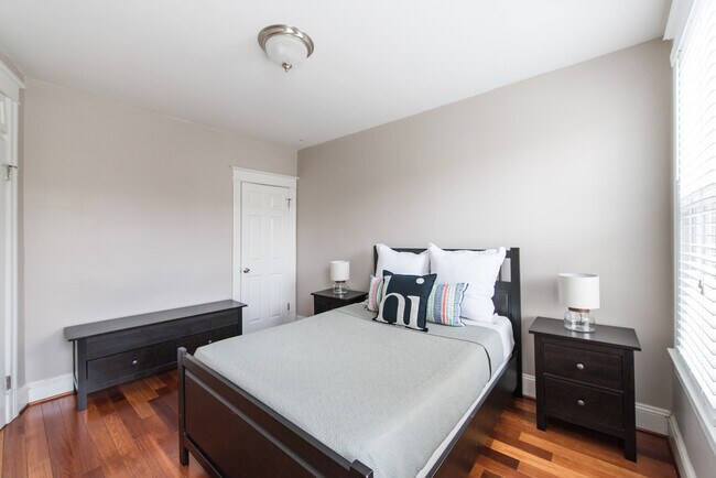 Foto del edificio - 540 Irving St., NW