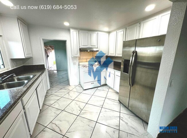 Building Photo - 5256-5260 Groveland Drive
