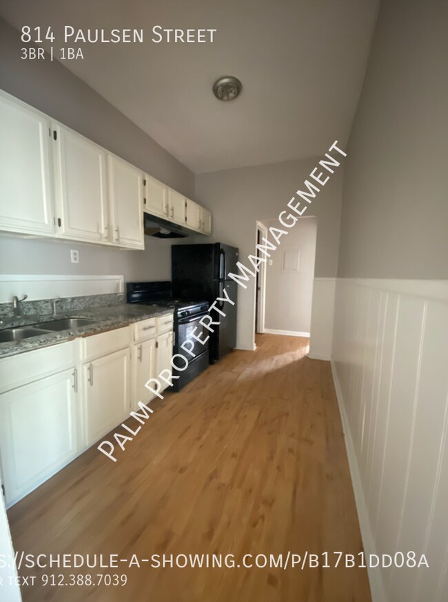 Building Photo - Updated 3 Bedroom /1 Bath Apartment For Rent