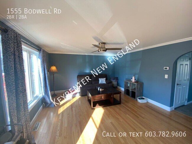 Foto del edificio - 1555 Bodwell Rd