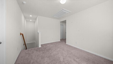 Building Photo - 2607 Bluewood Ct
