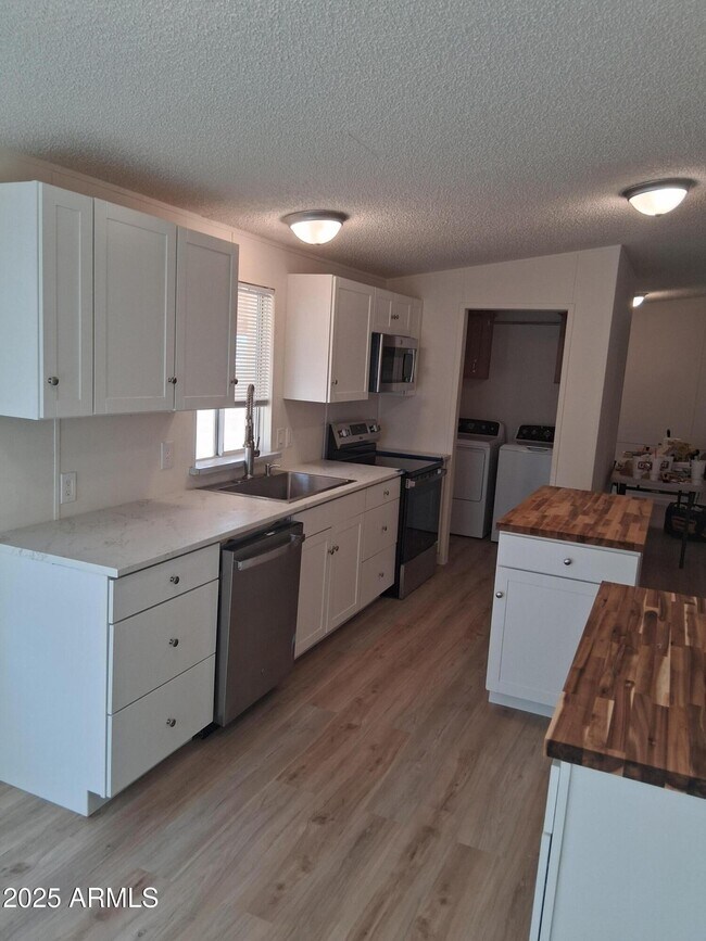Foto del edificio - 28714 N 213th Ave