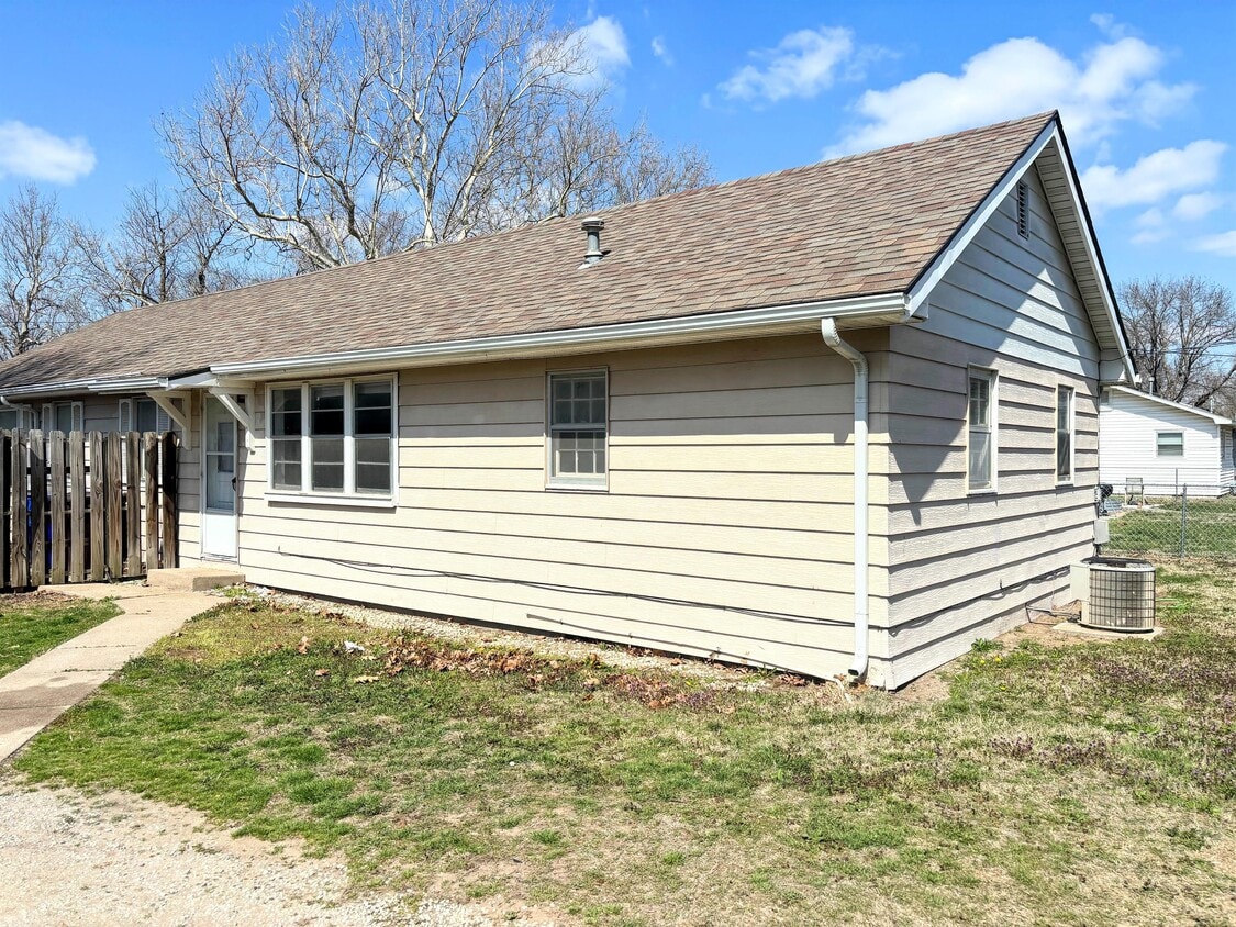 Primary Photo - 514 Eshelman St