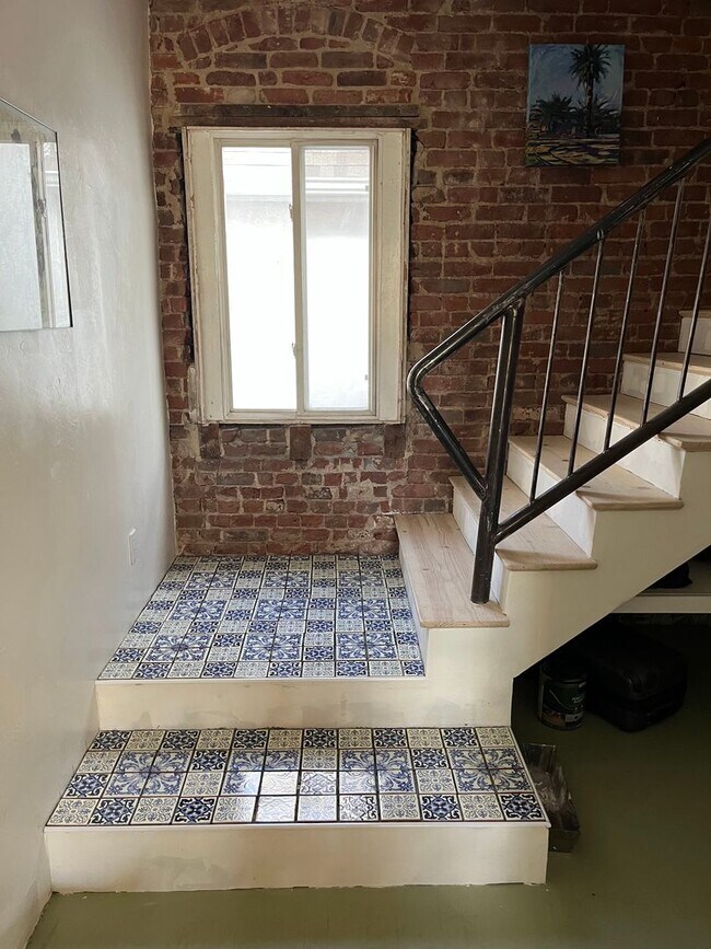 Building Photo - Charming 2 Bedroom, 2 Bath House for Rent!