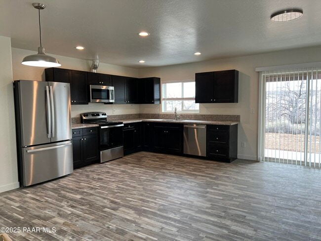 Building Photo - 10585 Manzanita Trail