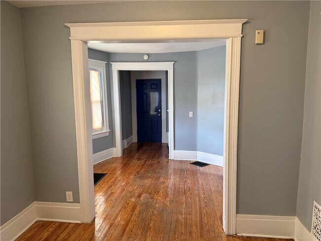 Foto del edificio - 161 S Union St