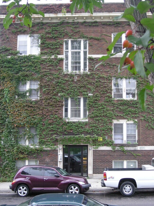 Building Photo - 1905 Stevens Ave