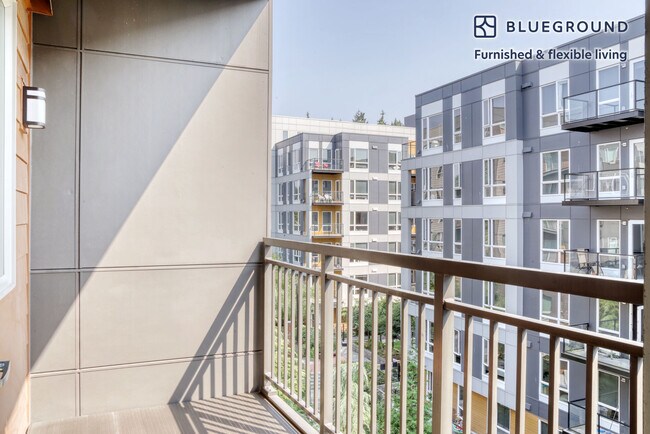 Building Photo - 15511 NE 22 Pl