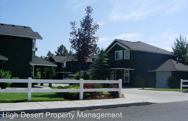 Building Photo - 2240-2256 SW Umatilla Ave