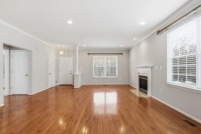 Building Photo - 1301 Waterview Way