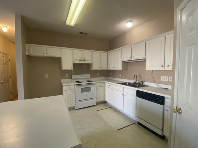 Building Photo - 3952 Gavick Dr