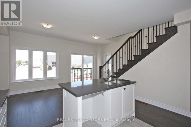 Building Photo - 12 ELGIN Ct