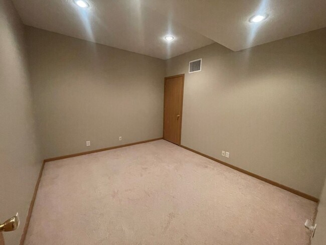 Foto del edificio - Home For Rent Bellevue.